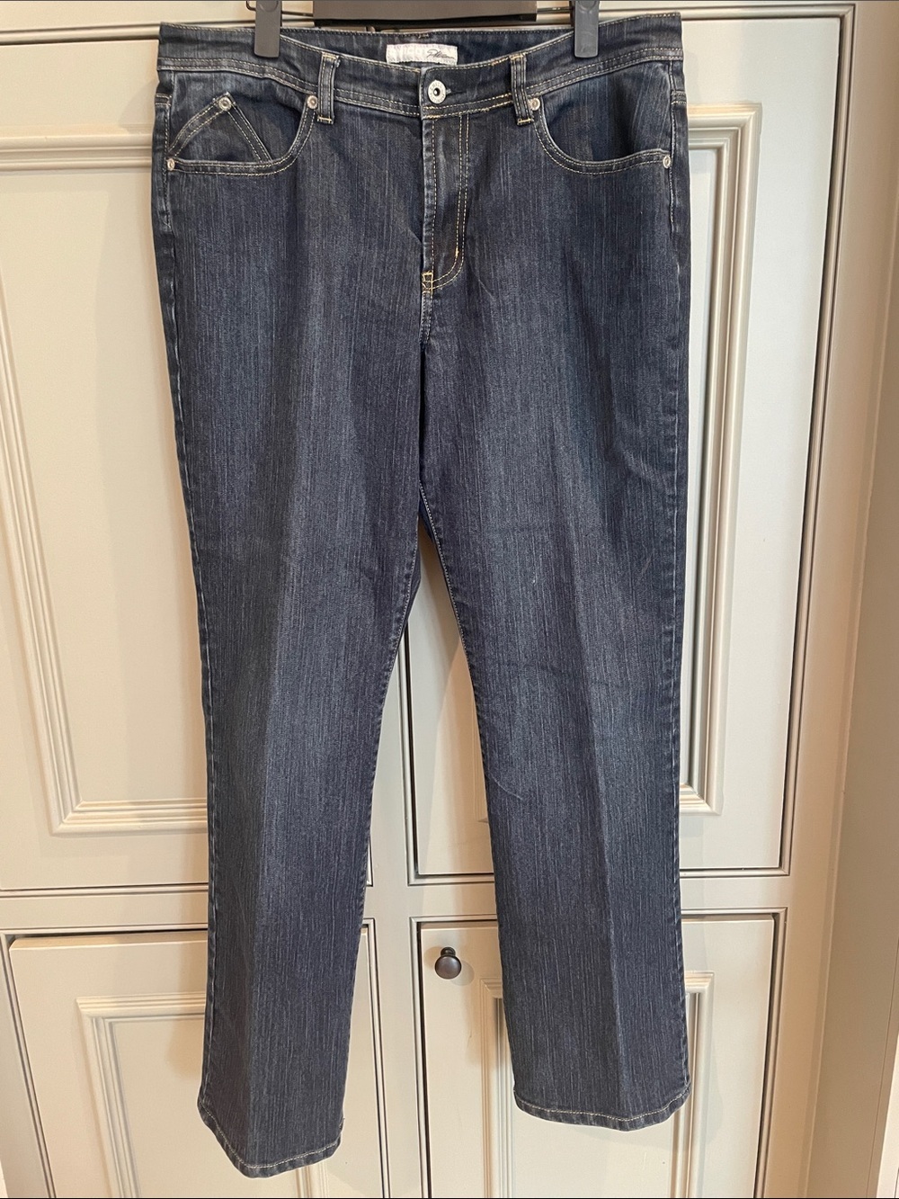 Chico’s Platinum Flattering Dark Wash Straight Leg Jeans Classic Comfort Fit 2.5